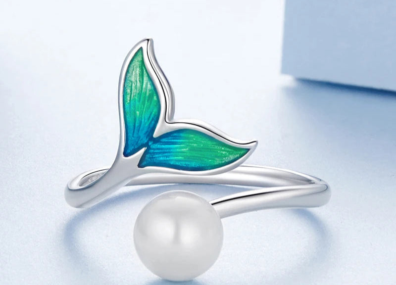 Pearl Dive Dolphin Pendant